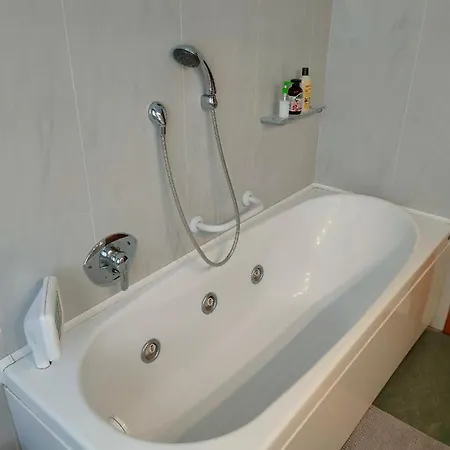 Lovely 2 Beds Bedroom With Private Bathroom * Bolonia