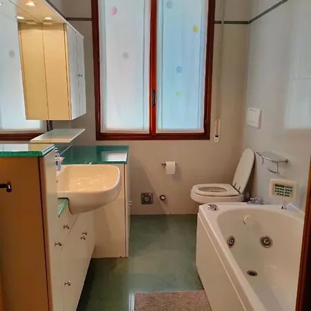 Lovely 2 Beds Bedroom With Private Bathroom Privatunterkunft *